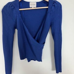 Blue puff sleeve top